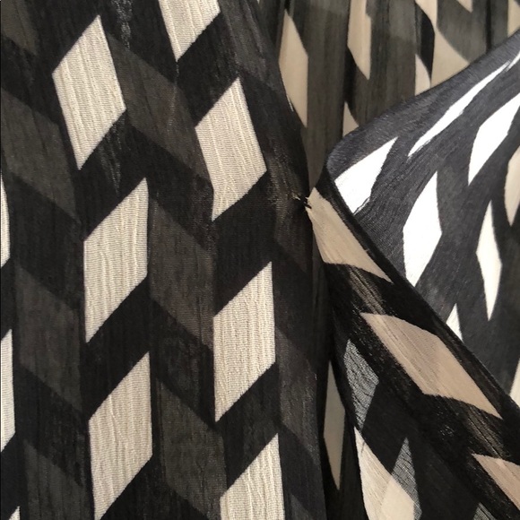 Black & cream blouse - Picture 3 of 4